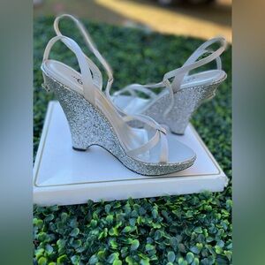 Joey women’s Elegant Silver Glitter Wedge Sandals, size 10
